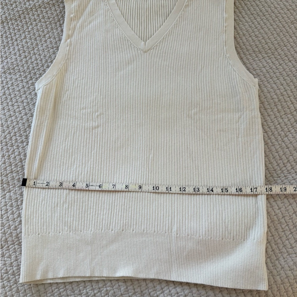 Cream Sleeveless V-Neck Sweater - Picture 3 of 7